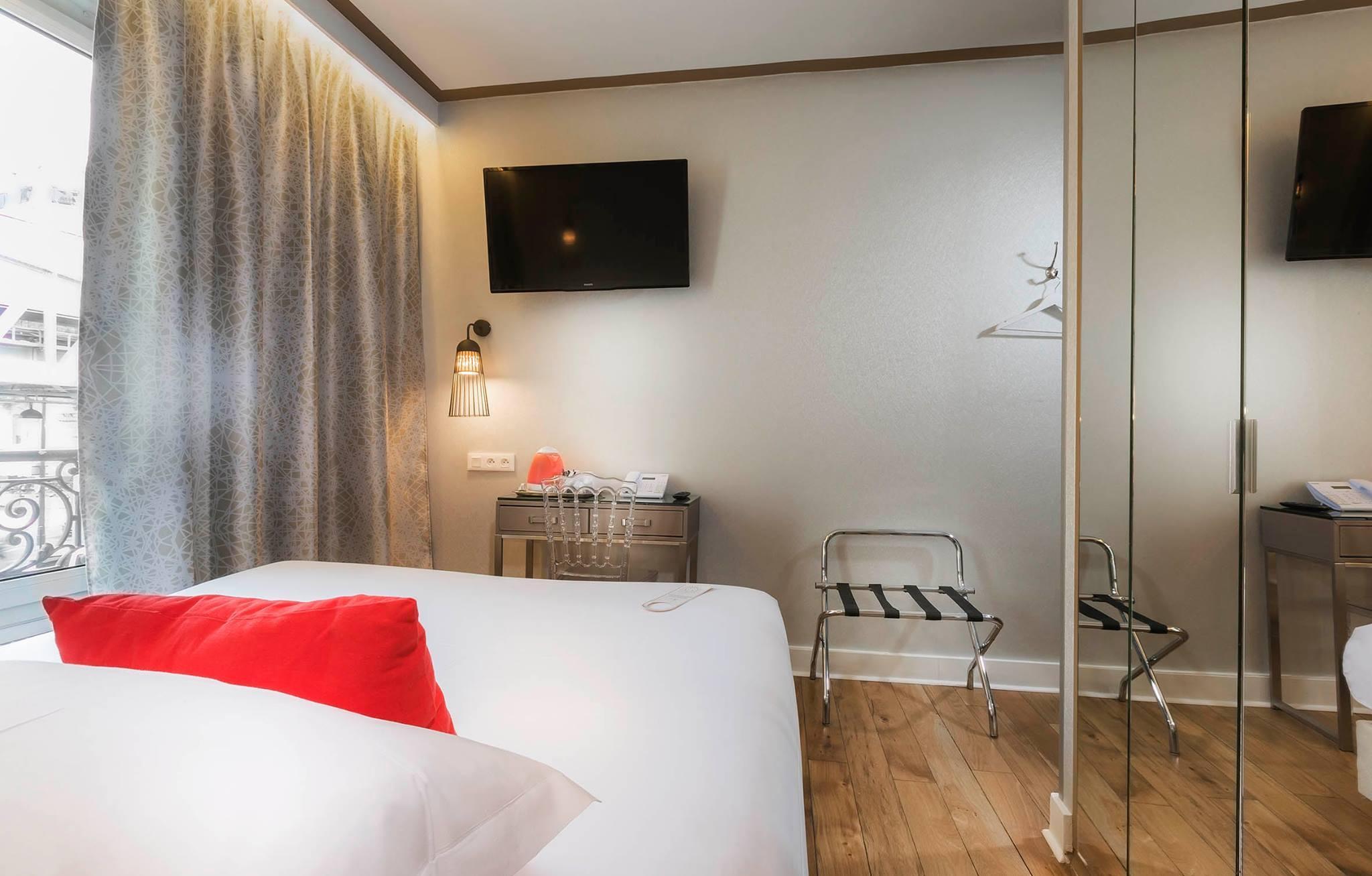 Eiffel Segur Hotel 3*