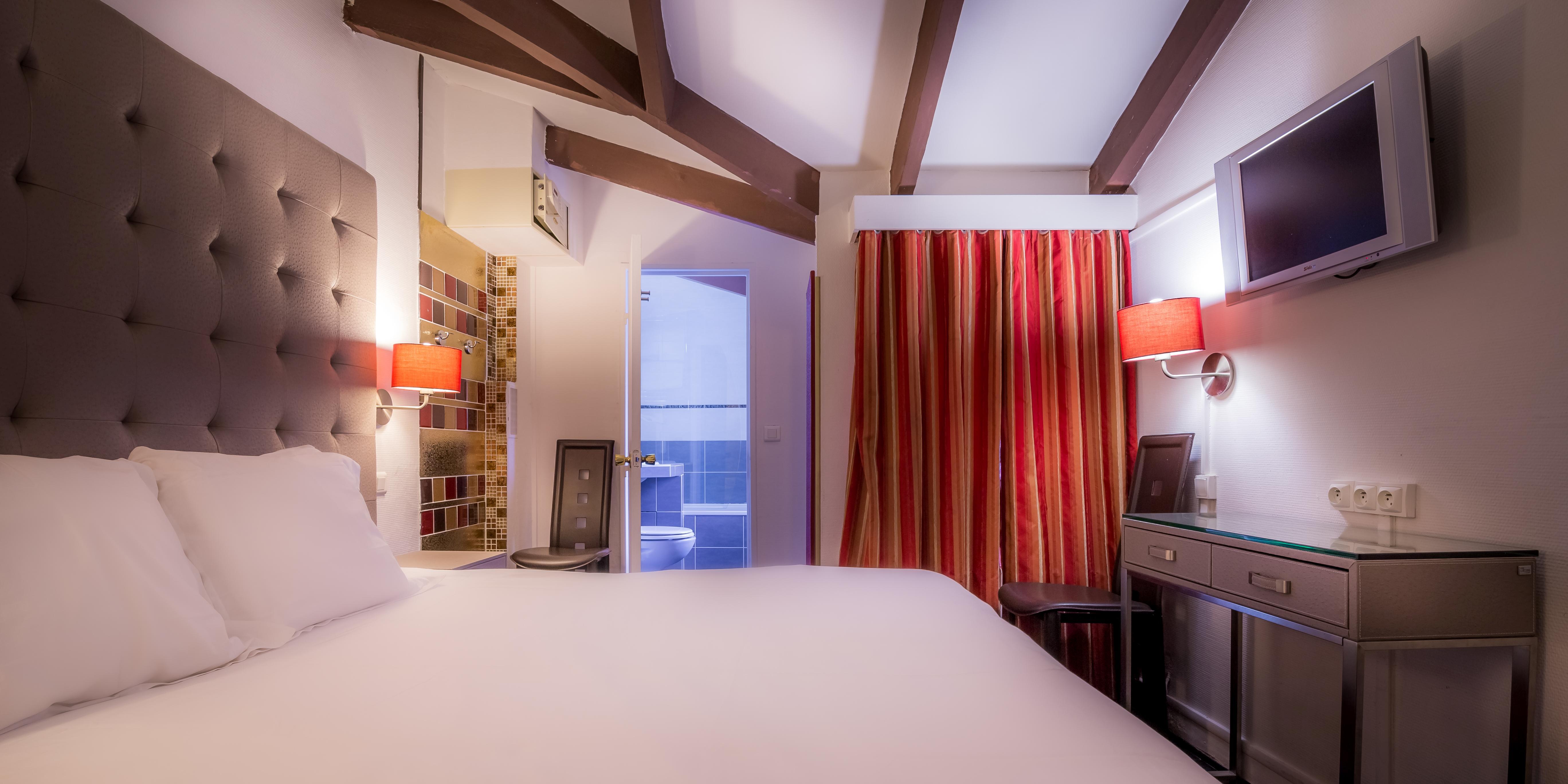 Hotel Eiffel Segur 3*