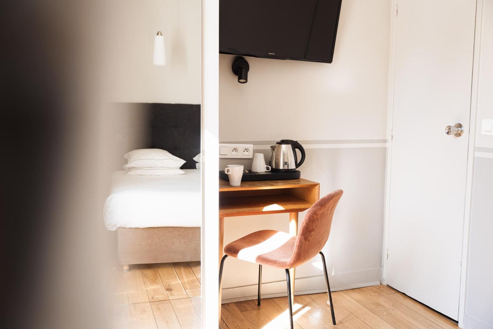 Eiffel Segur Hotel 3*