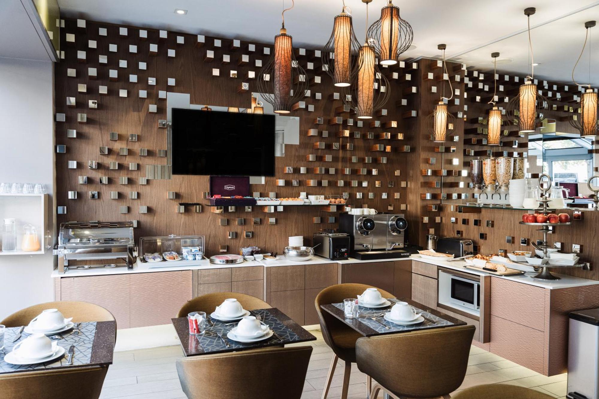 Eiffel Segur 3* Paris