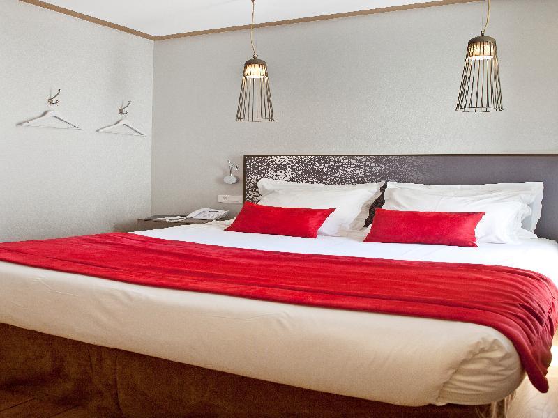 Hotel Eiffel Segur 3*